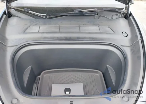 2022 Tesla Model Y Performance Dual Motor All-Wheel Drive z USA, uszkodzony, nr VIN 7SAYGDEF7NF339241